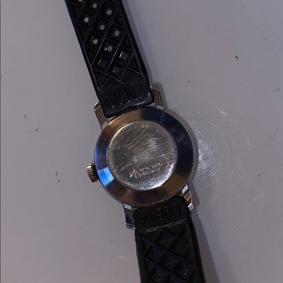 Need repair Vintage 1960s ‘Snoopy’ by ‘Timex’ Hand-Wind‎ Watch main image 9